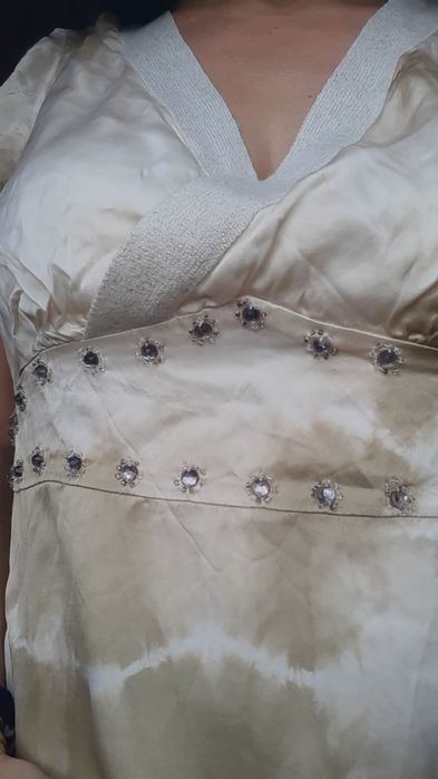 Jedwabna bluzka, zlota z paskiem r. 40