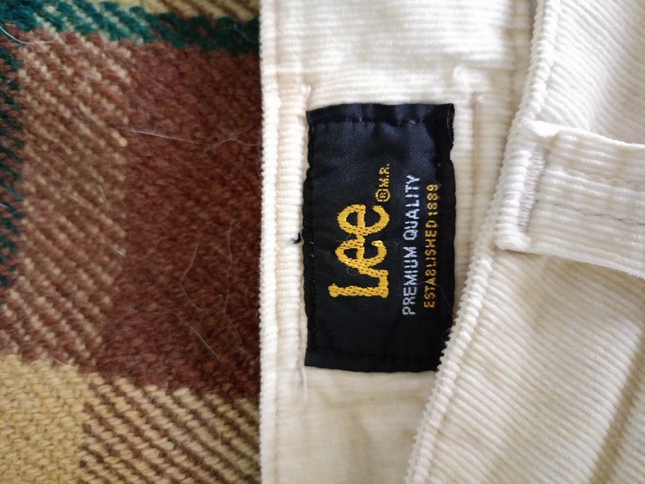 Модні штани Lee. Вельвет