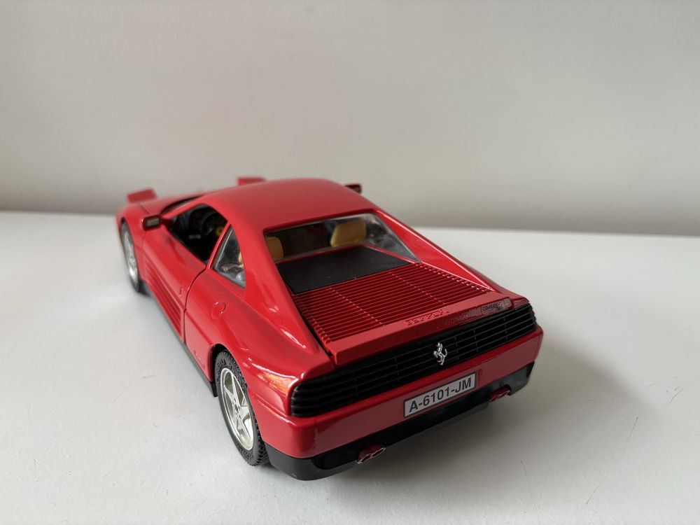 Model Ferrari 348TB 1:18 Mira (bburago maisto welly)