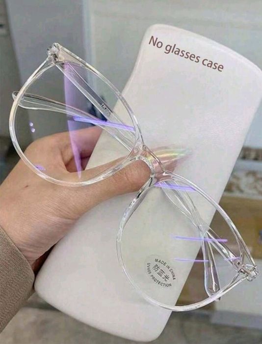 Piękne,  przezroczyste okulary zerówki