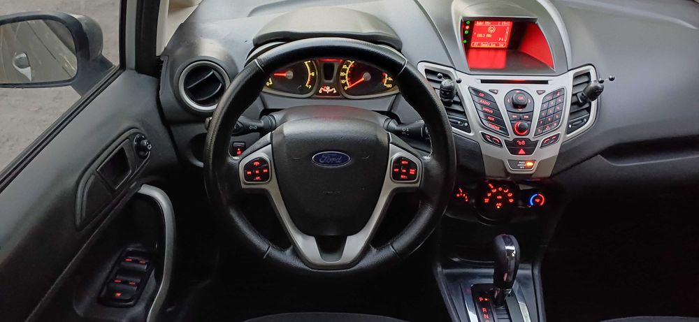 Ford Fiesta 1.6 Автомат 2011 року в гарному стані