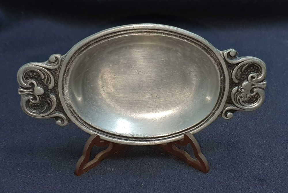 Conjunto de Peças decorativas em Estanho