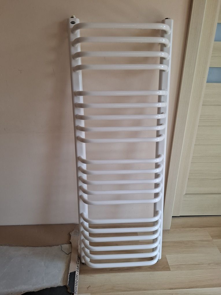 Grzejnik łazienkowy 120x44