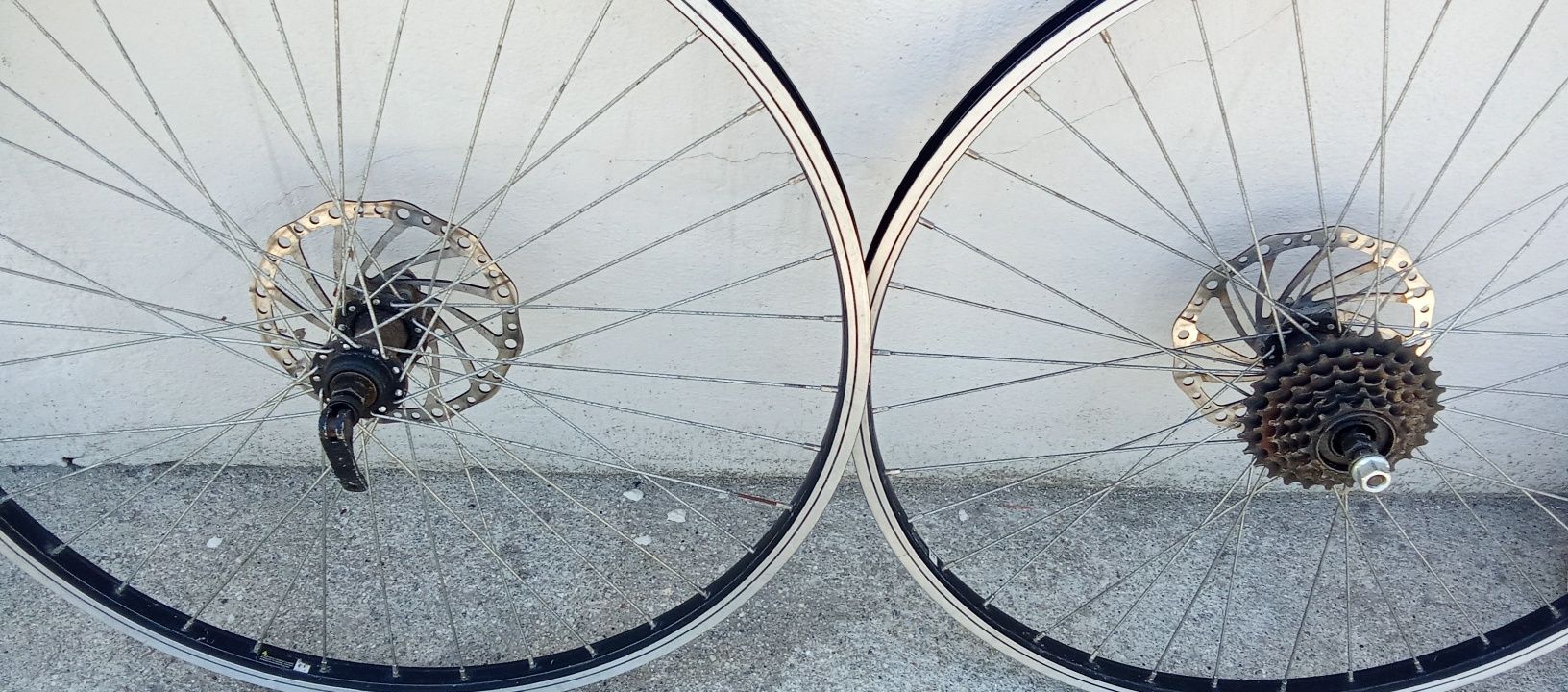Vendo 2 aros roda 26