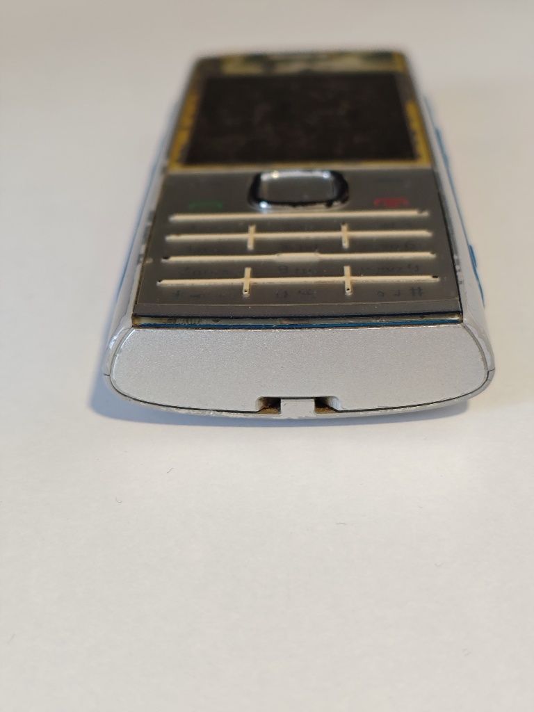Nokia X2-00 telefon i ładowarka