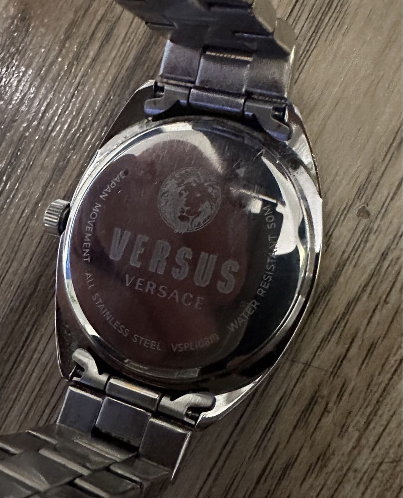 Zegarek versace versus