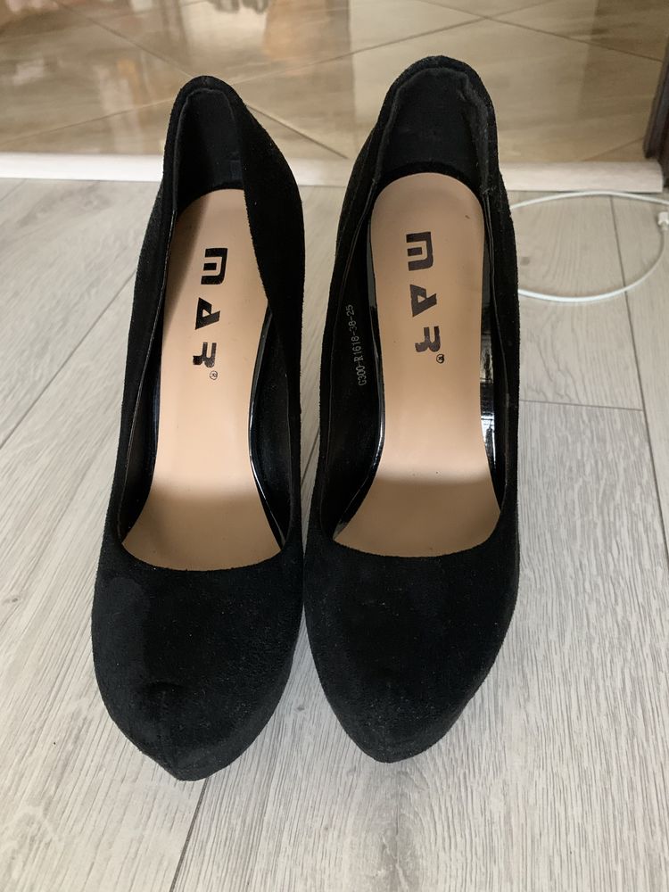 Туфли черные 38 размер