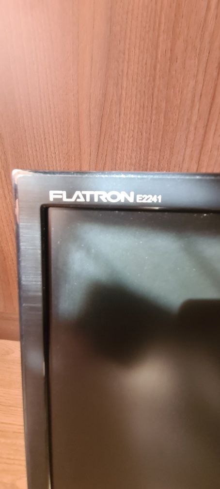 Монитор LG Flatron E2241