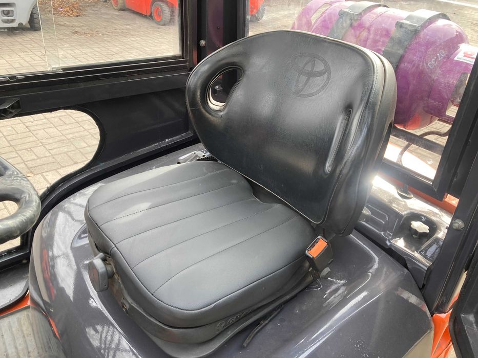 Wózek Widłowy Toyota  7FG LPG Kabina ogrzewanie 3,3 m i 5,5m