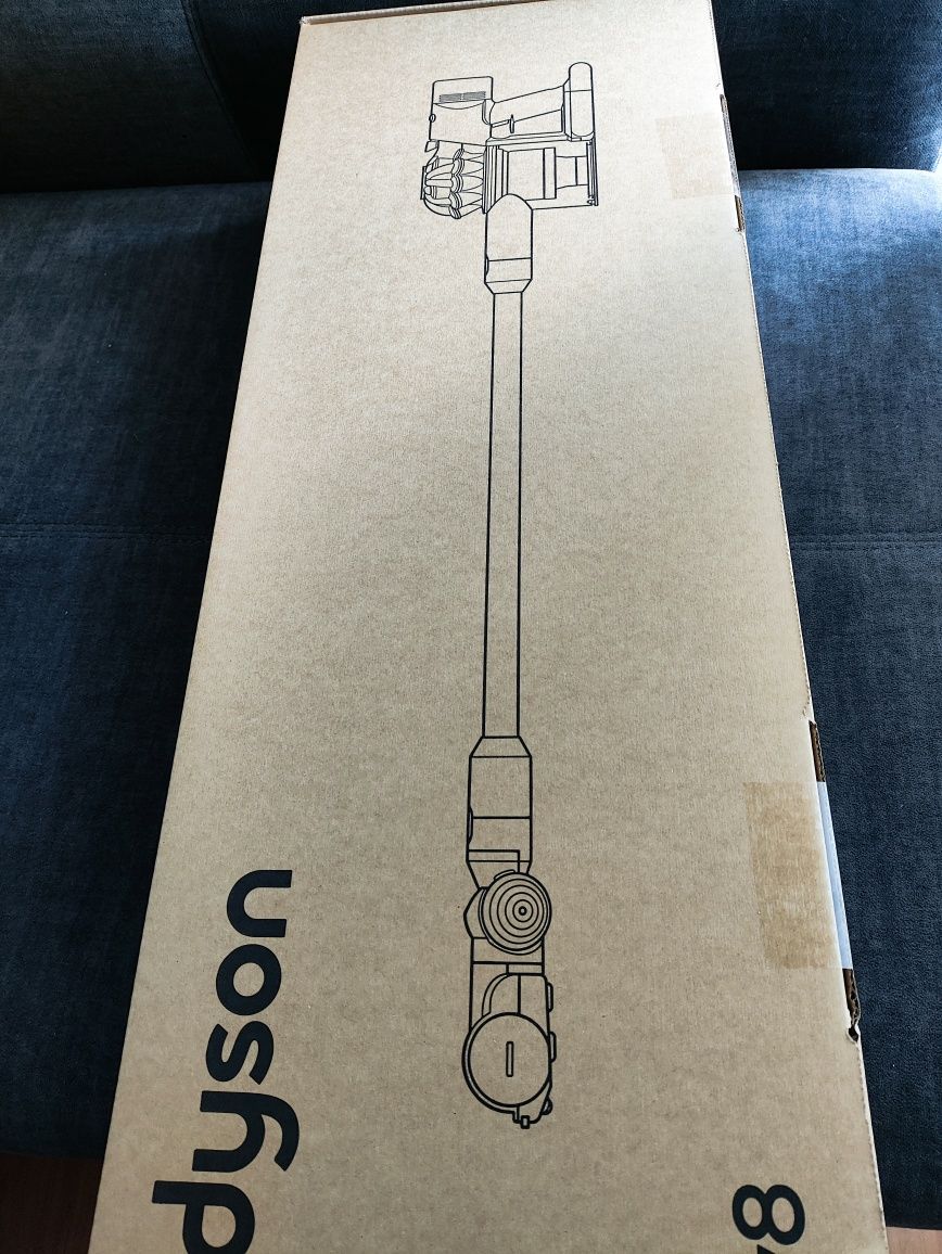 Dyson V8 absolute