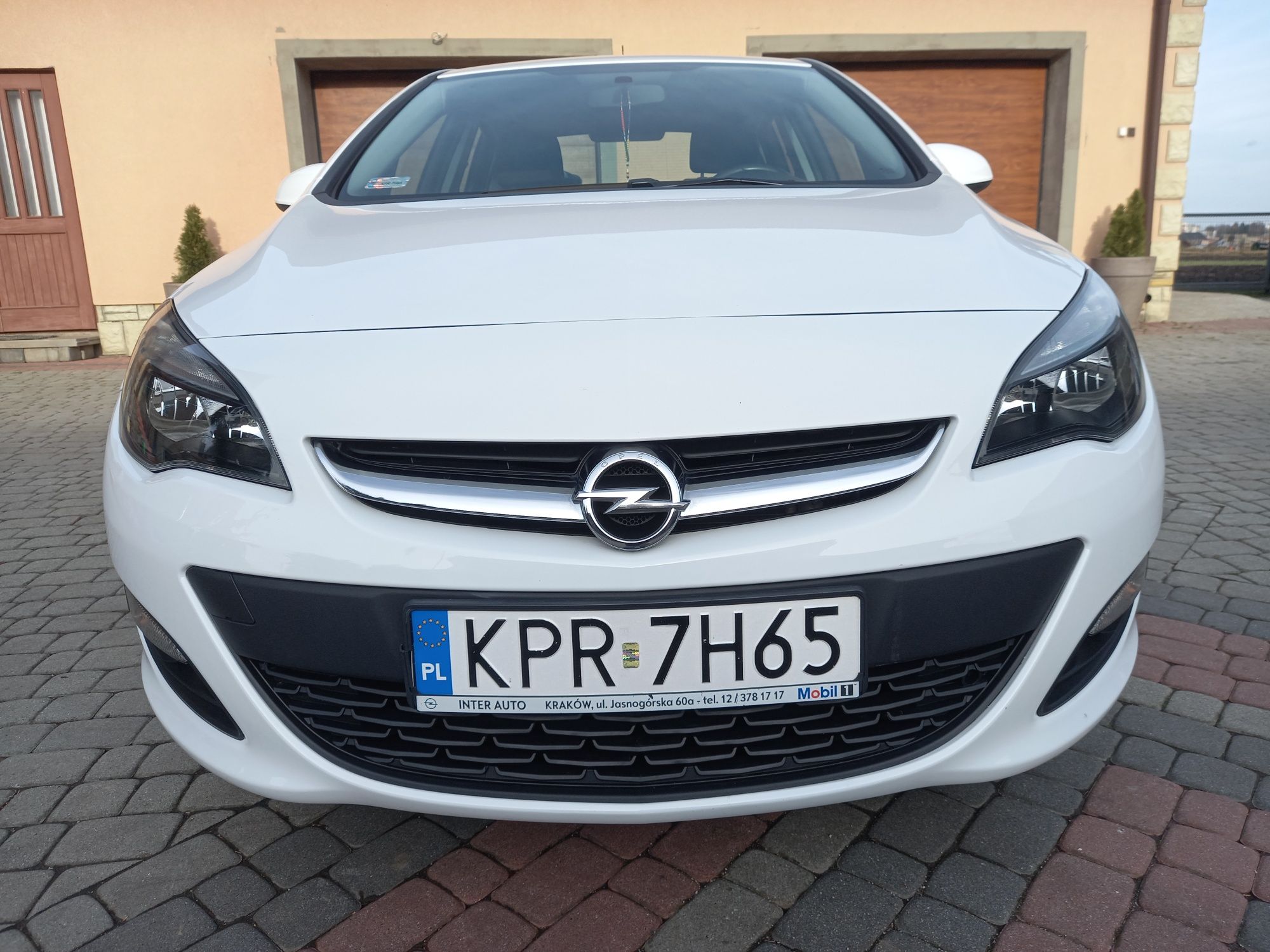 Opel Astra sedan 2018