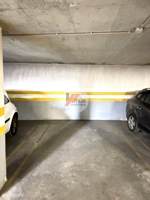 Arrenda I Parqueamento I 13 m2 I Alto Seixalinho