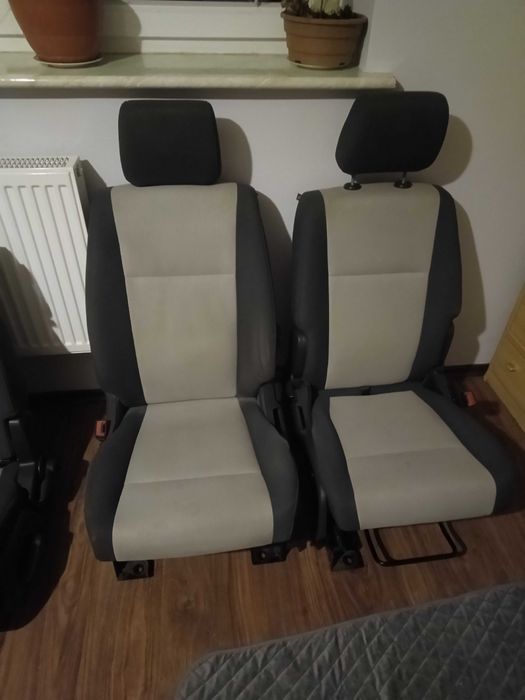 Sprzedam zestaw 7 osobowy  fotele Dodge Journey