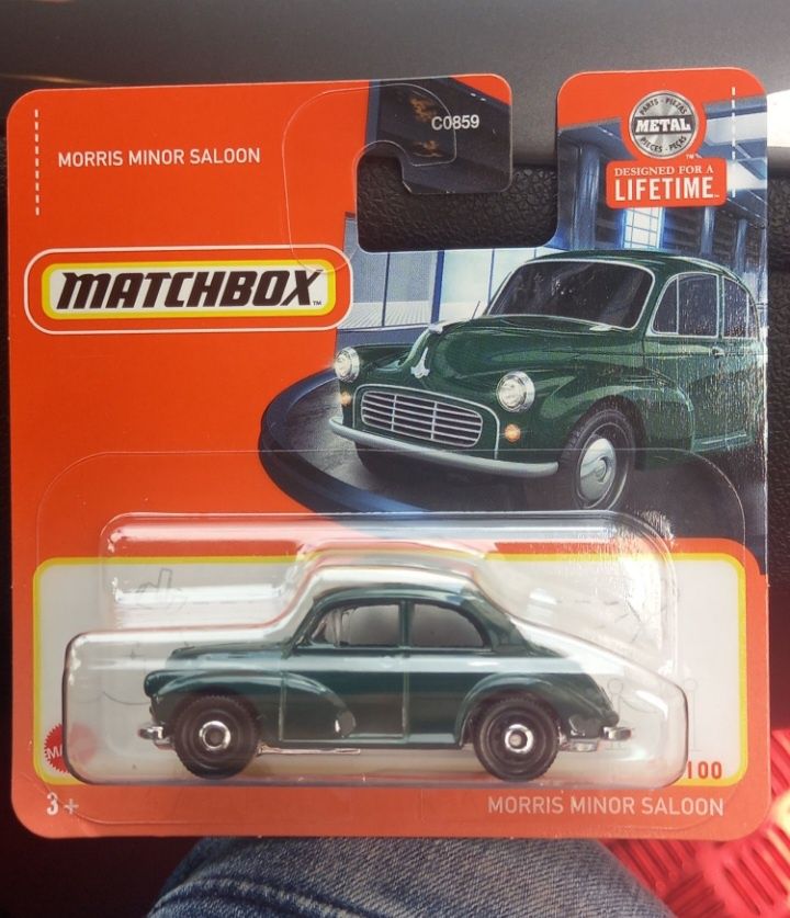 Morris minor saloon matchbox