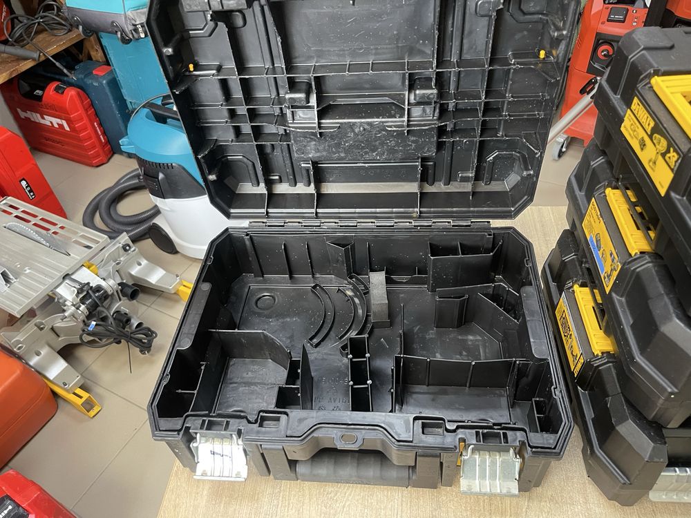 Dewalt ящики для інструментів