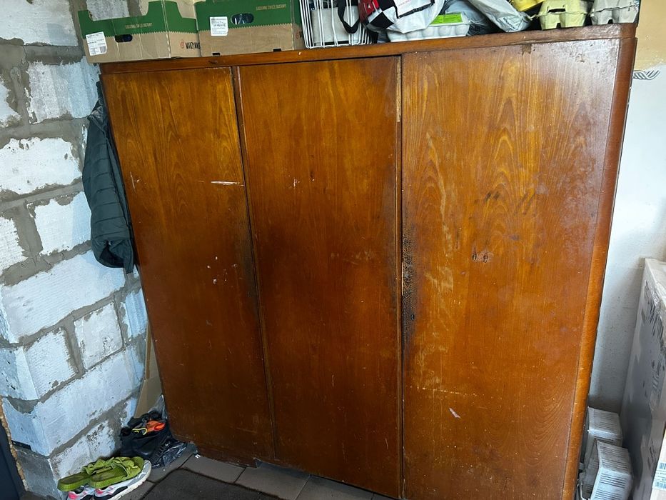 Stara szafa drewniana