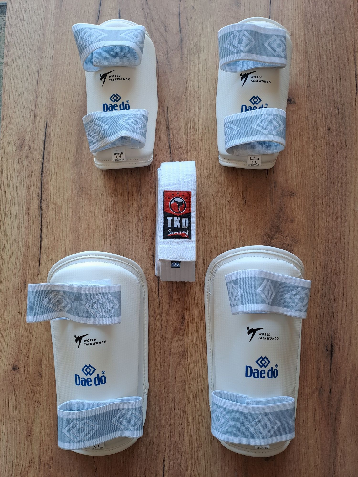 Ochraniacze taekwondo olimpijskie marki Dae do,  rozmiar S,