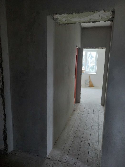 Продам 3-кімнатну квартиру з ділянкою