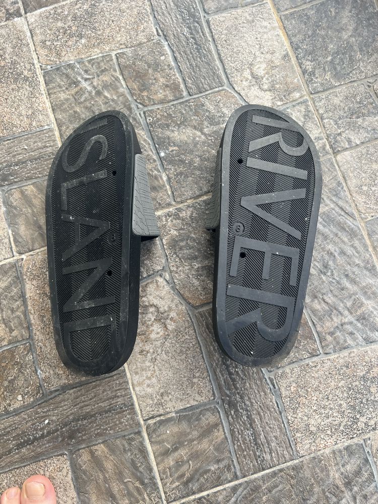 Шльопанці river island
