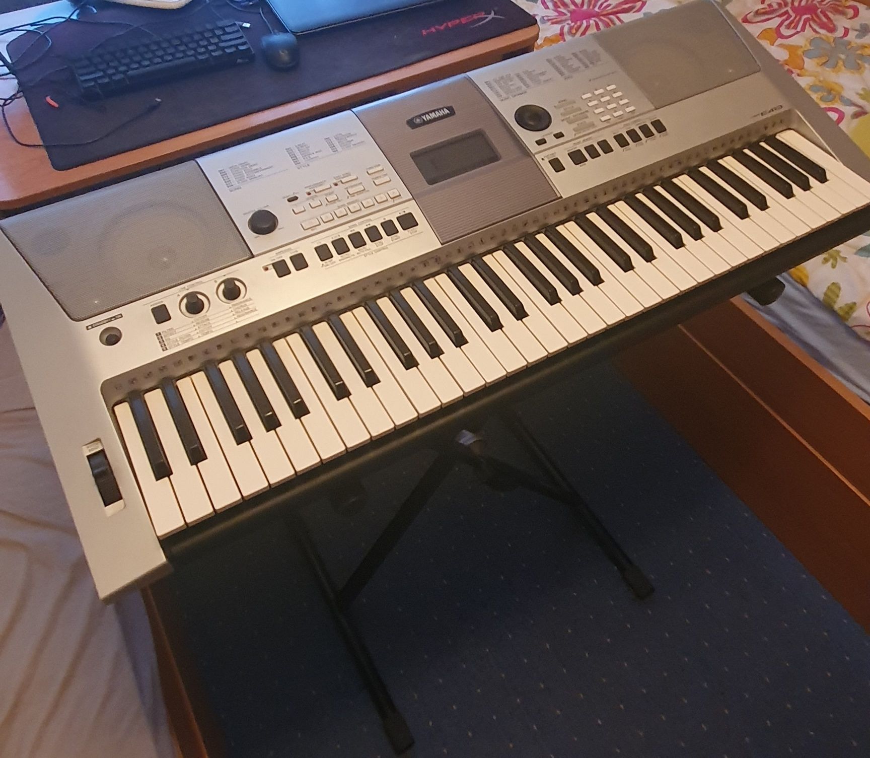 Продам Yamaha PSR E413