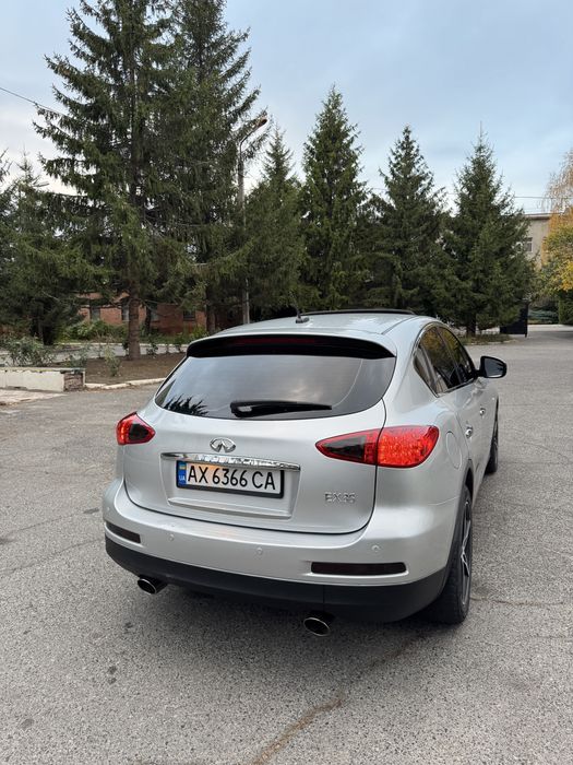 Комфортный полноприводный кросовер Infinity ex35