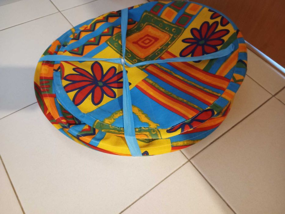 Cesto dobrável para roupa ou brinquedos, arrumação.