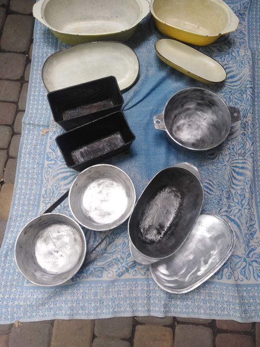 Чавун утятниця, форма для випічки хлеба.