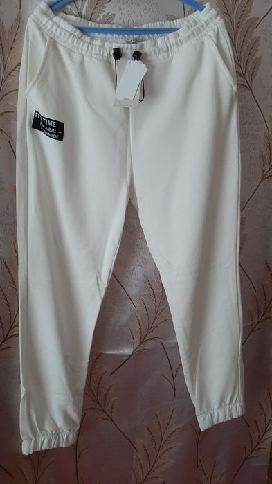 Спортивные штаны