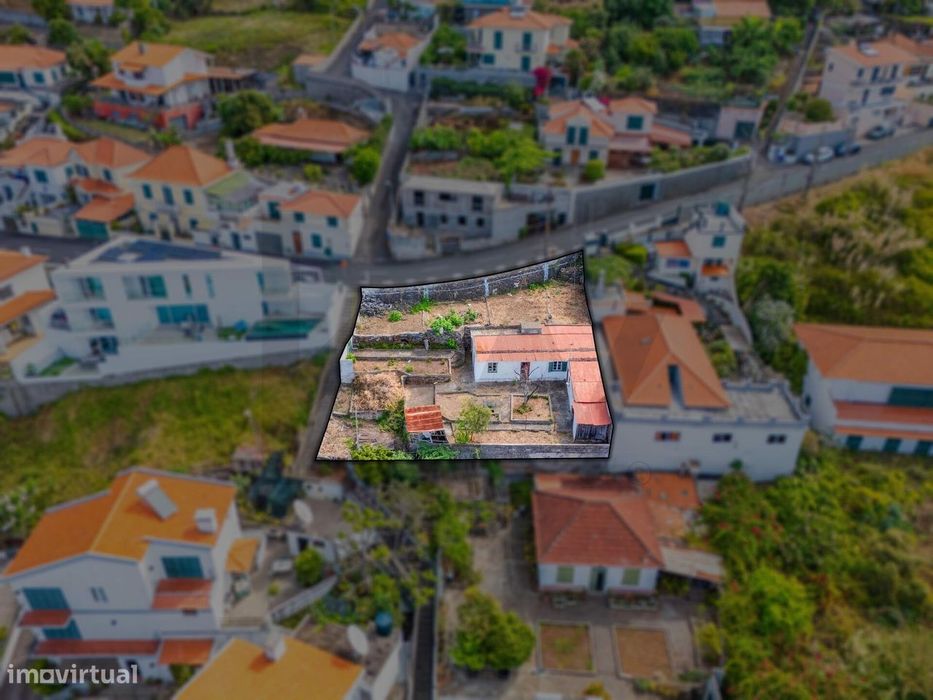 Prédio com Projeto Aprovado – Rua Conde Carvalhal, Funchal
