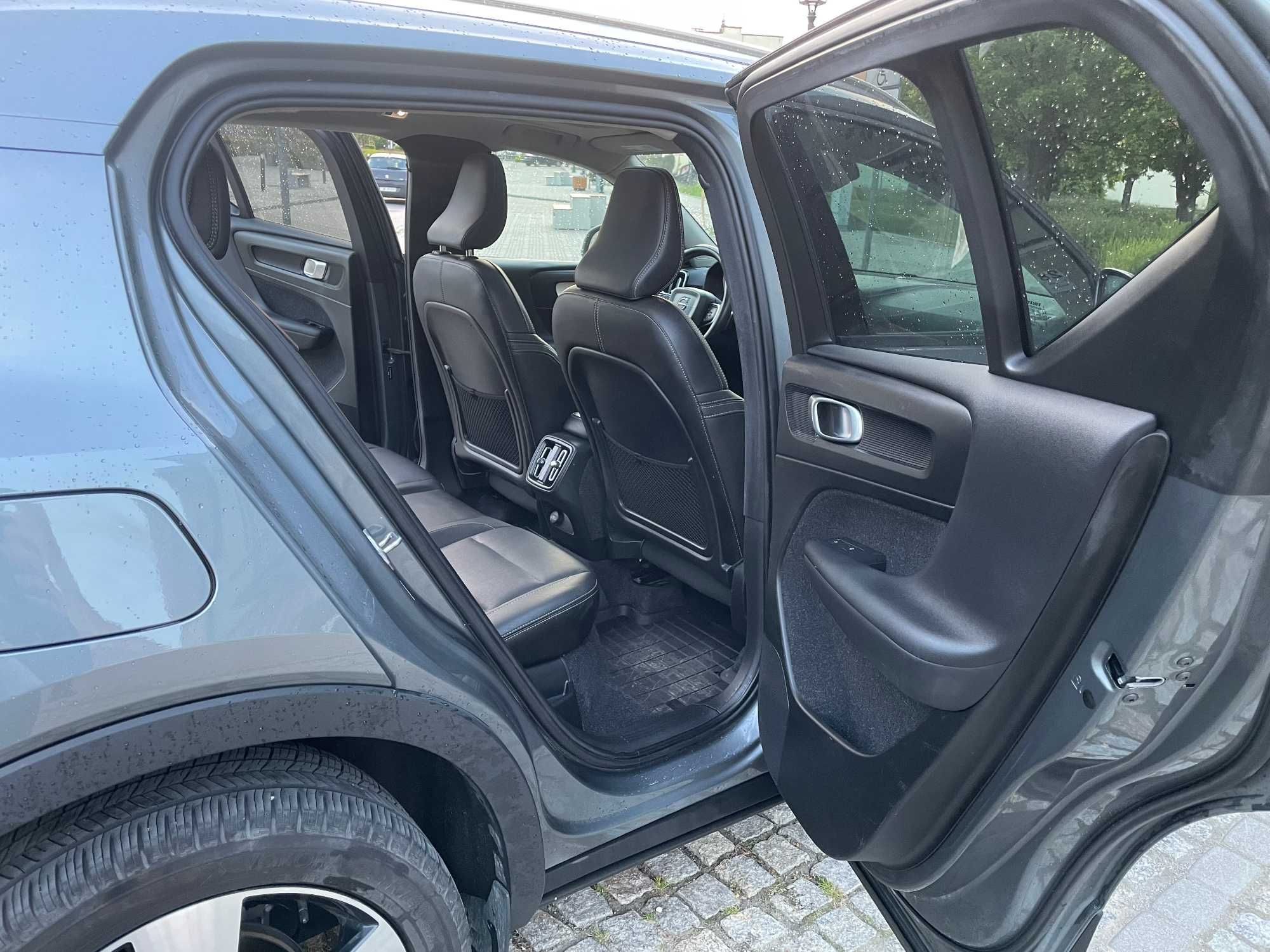 VOLVO XC40 T5 2019 2.0 B Sprzedam super stan