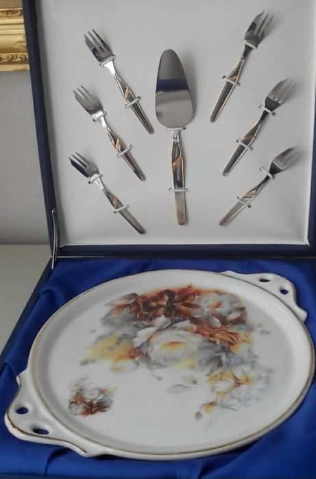 Lindíssimo serviço de bolos marca Limóges  novo  emb. Original