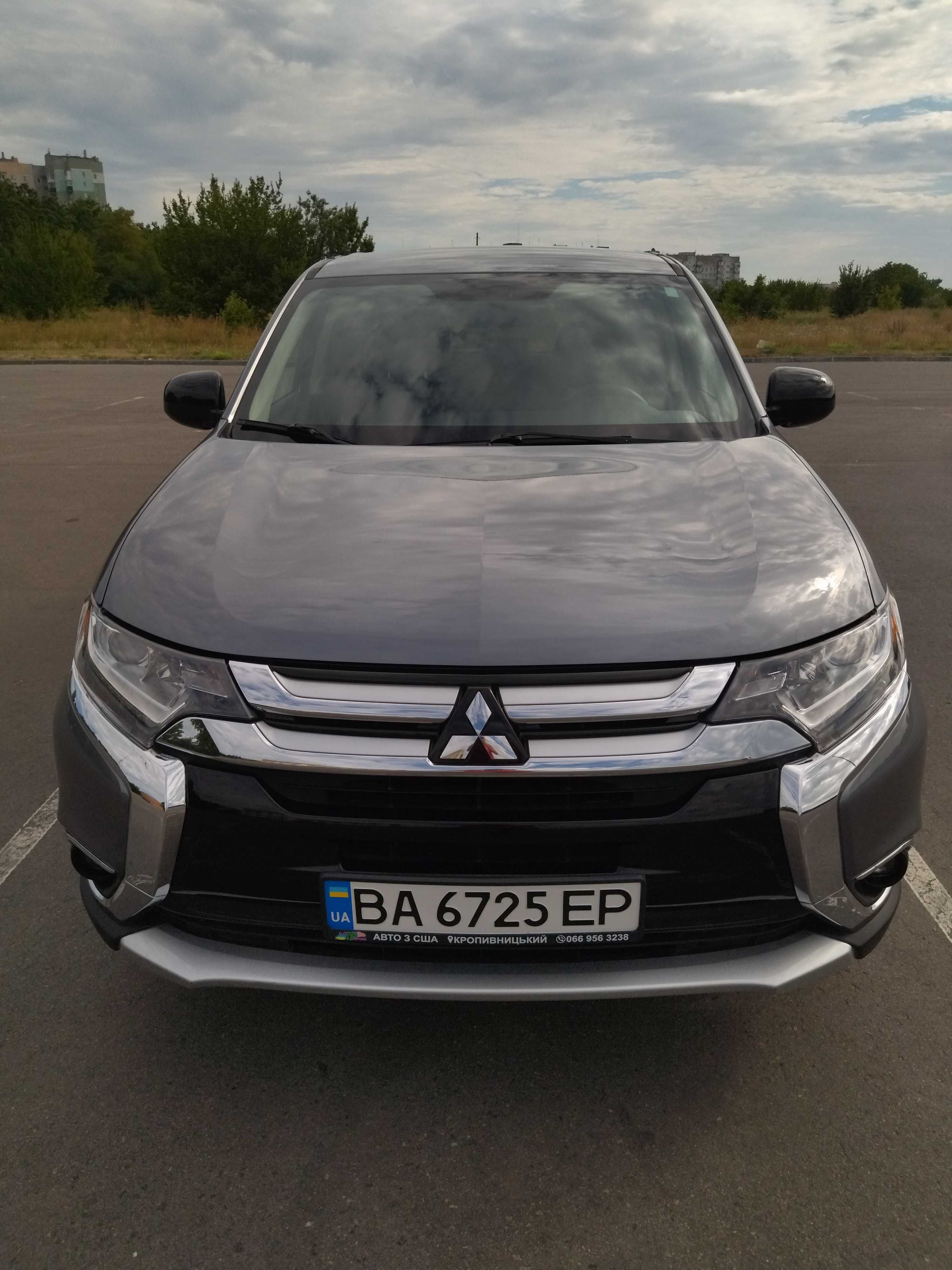 Mitsubishi Outlander 2017 року випуску повний привід