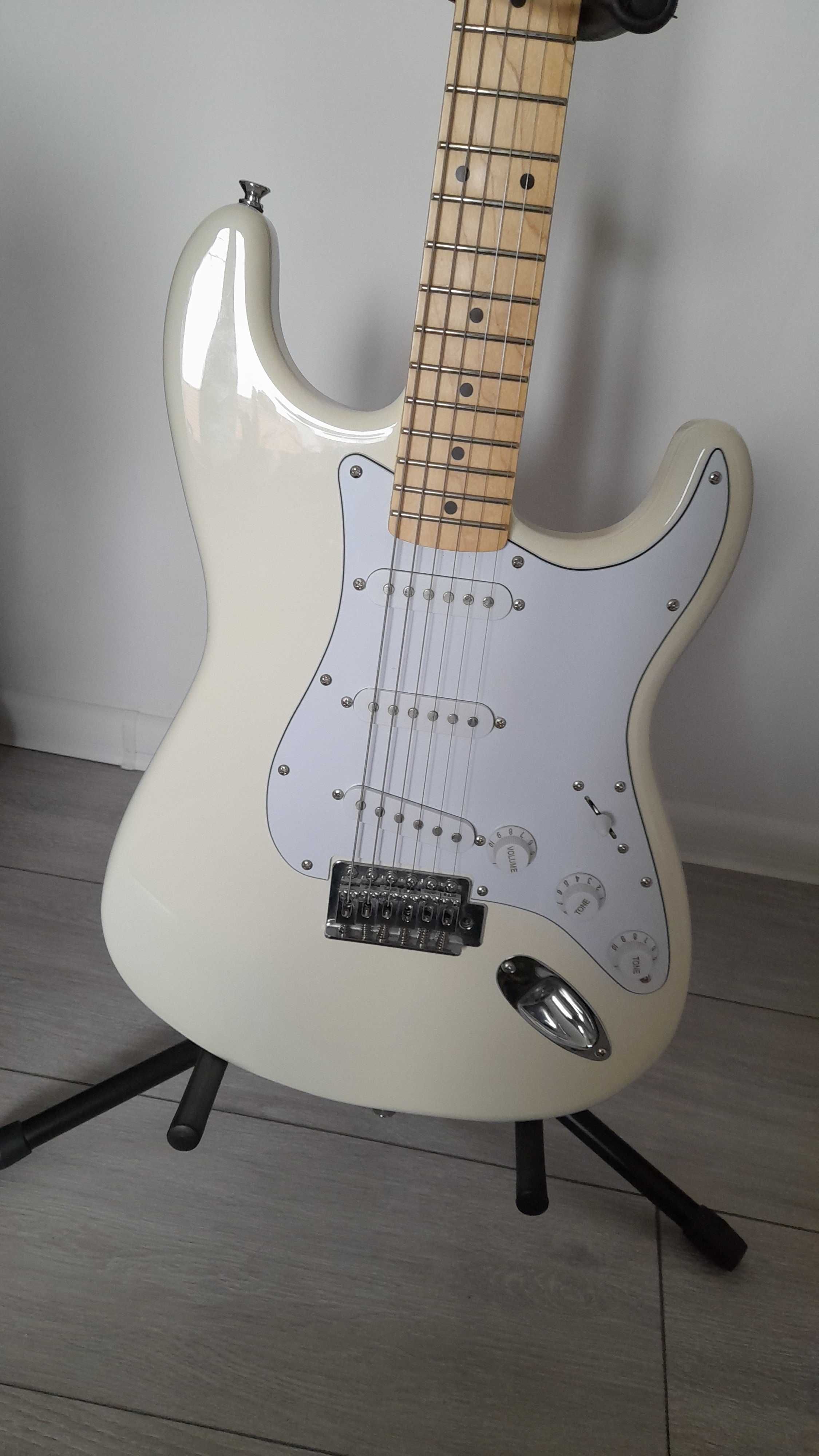 Squier by fender stratocaster biały SSS affinity
