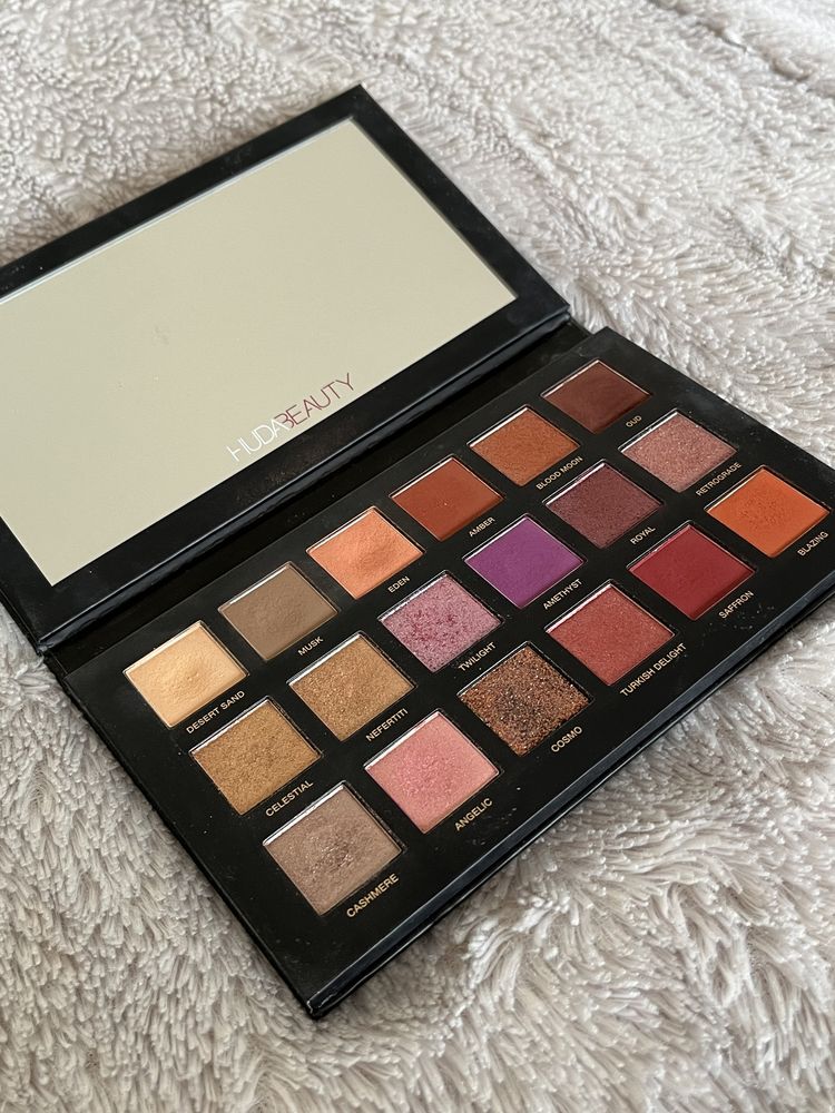 Huda Beauty Desert Dusk