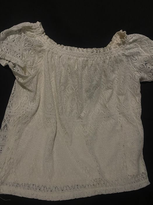 Блуза з вишивкою