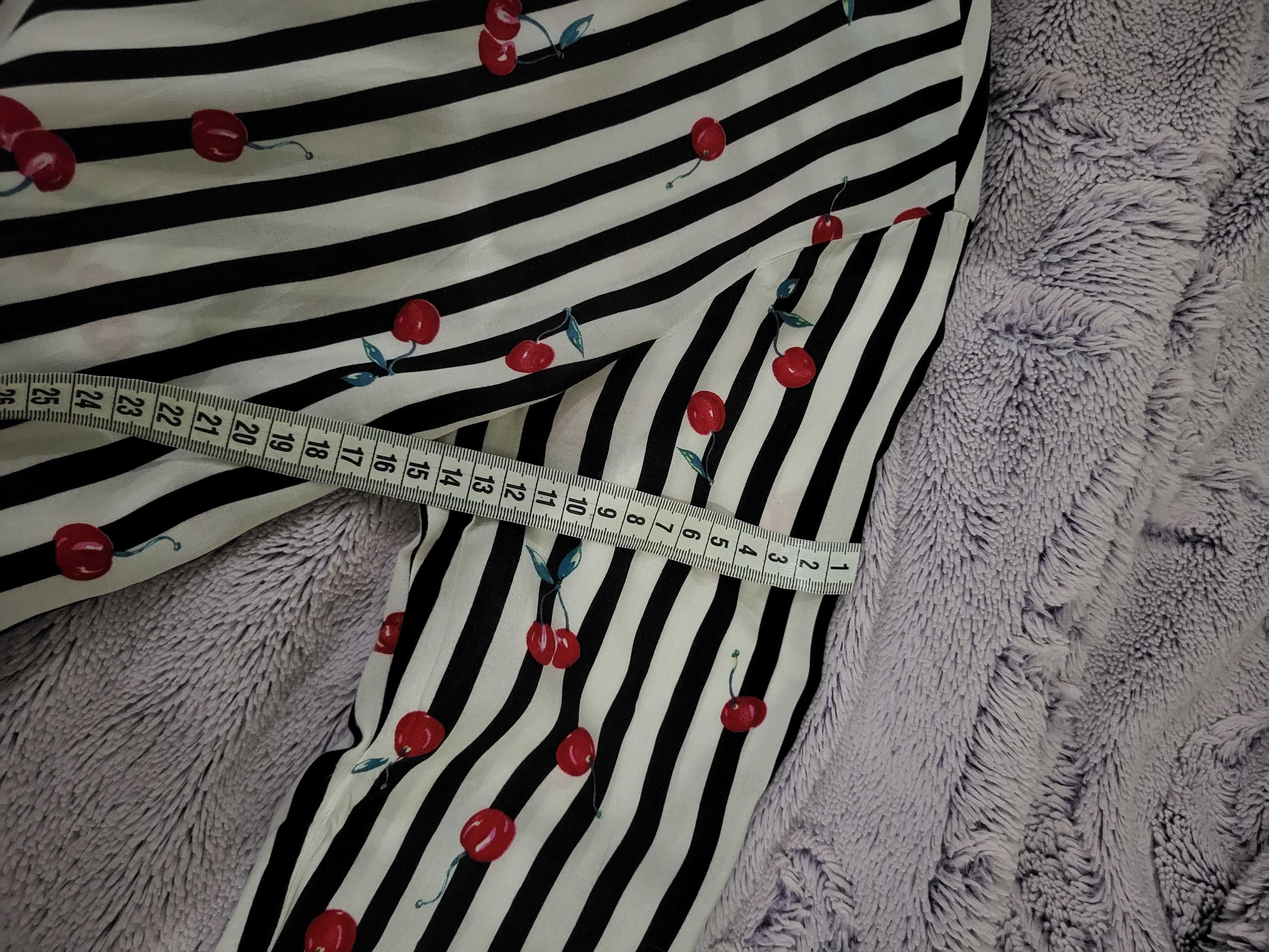 Блузка Stradivarius у вишеньку