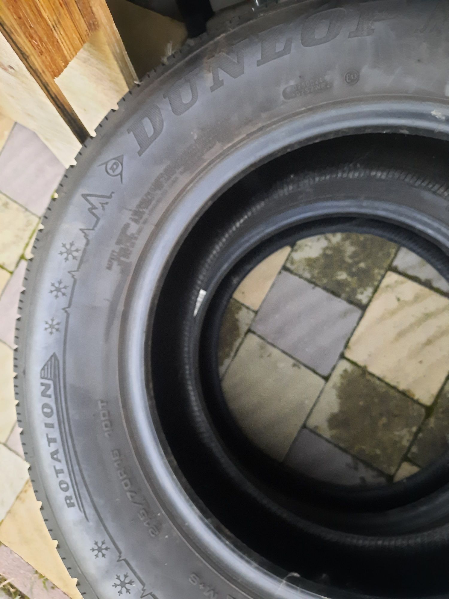 Продам колеса 215 70 R16. Dunlop.
