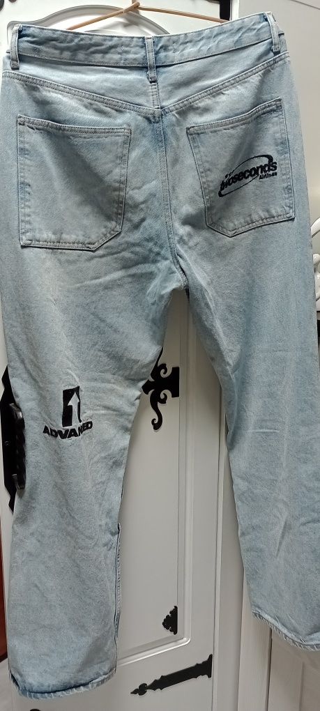 Męskie spodnie baggy Bershka