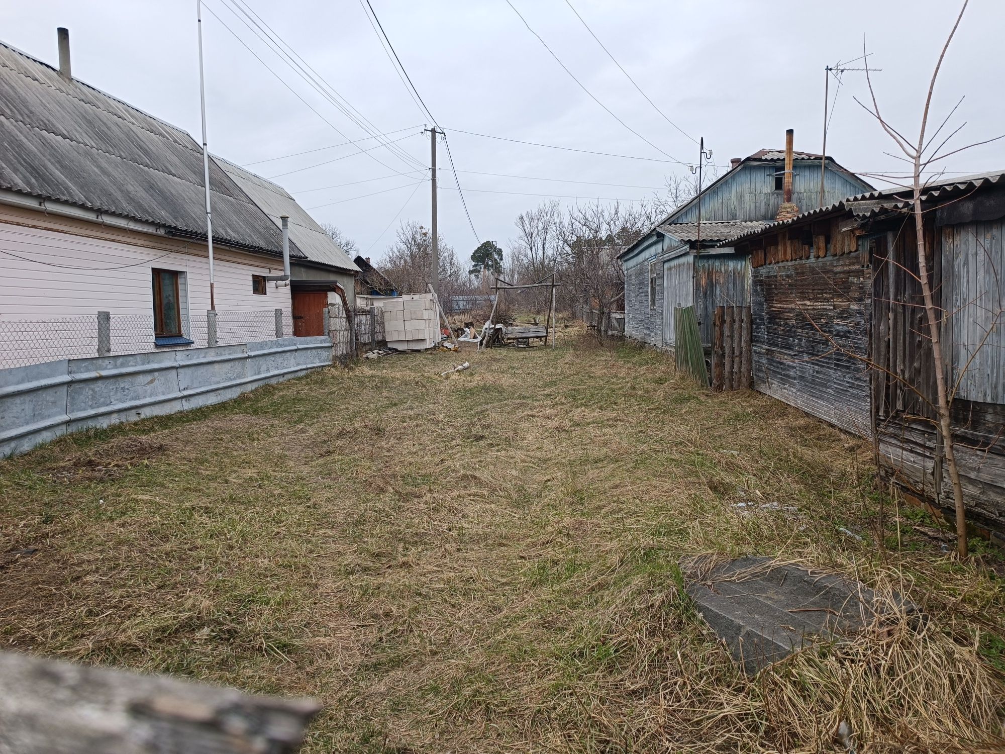 Терміново!Продам приватизовану земельну ділянку під забудову.