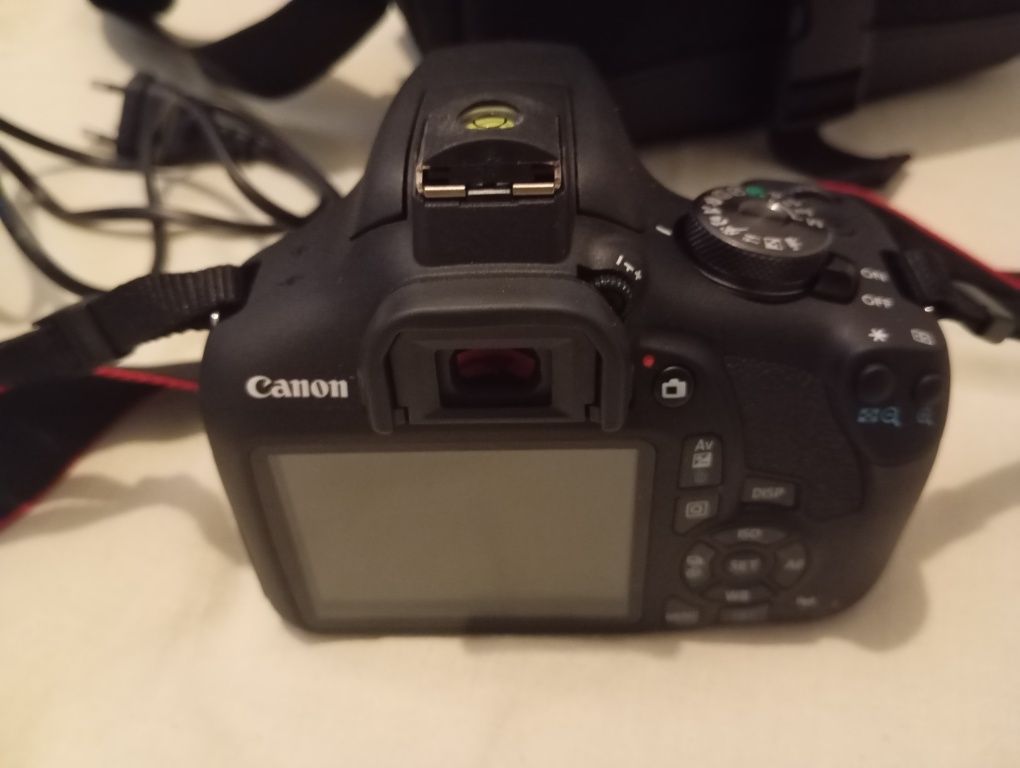 Canon EOS 2000D Como Nova