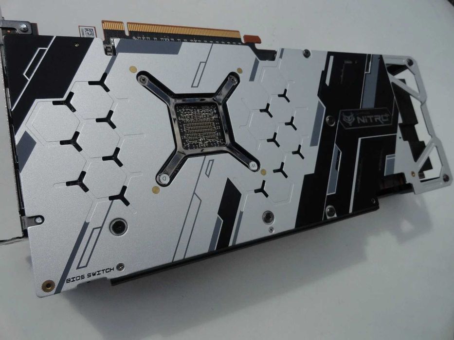 Radeon RX 5700 XT – Ідеальна для Ігор і Стрімінгу без Лагів