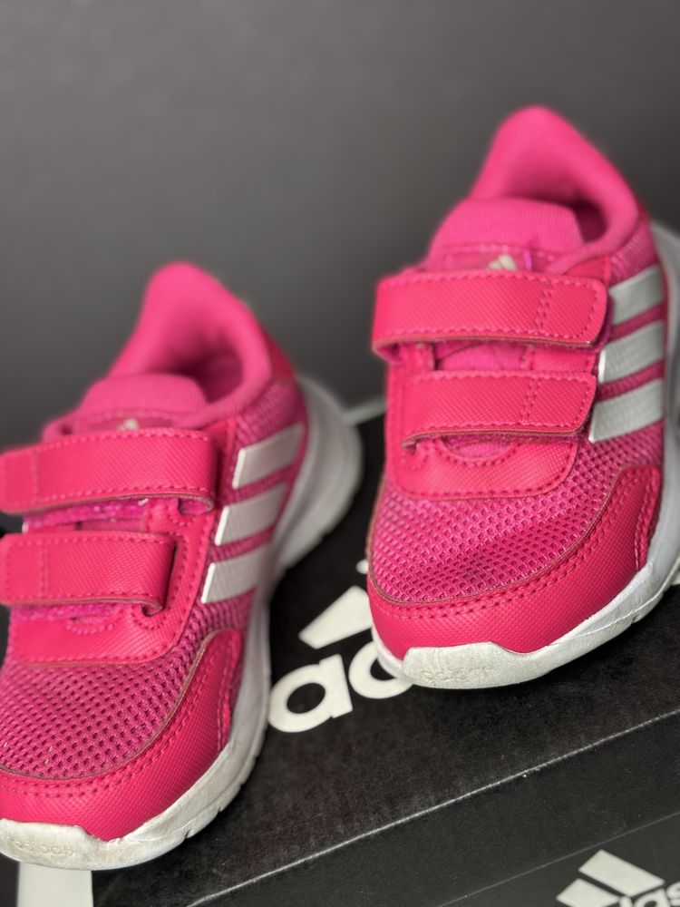 Кросівки adidas на дівчинку