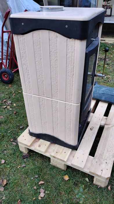 Kominek wolnostojący kaflowy