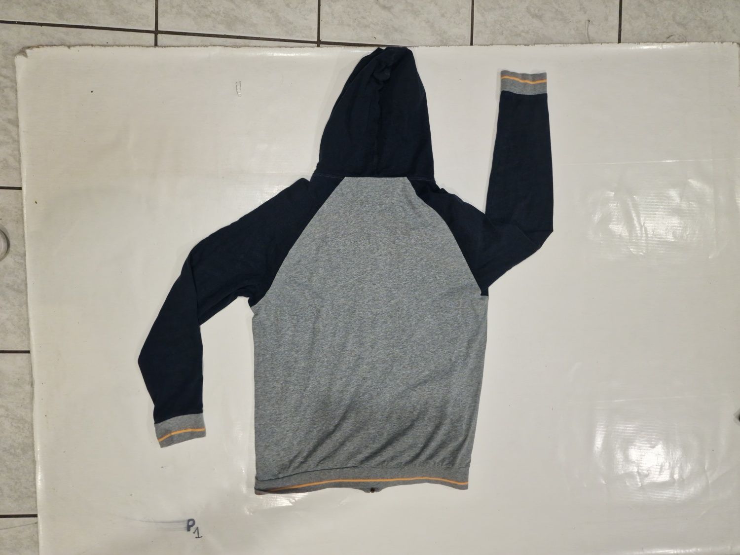 Bluza Hugo boss roz,L,M,50,52,48  z kapturem kangurka zip