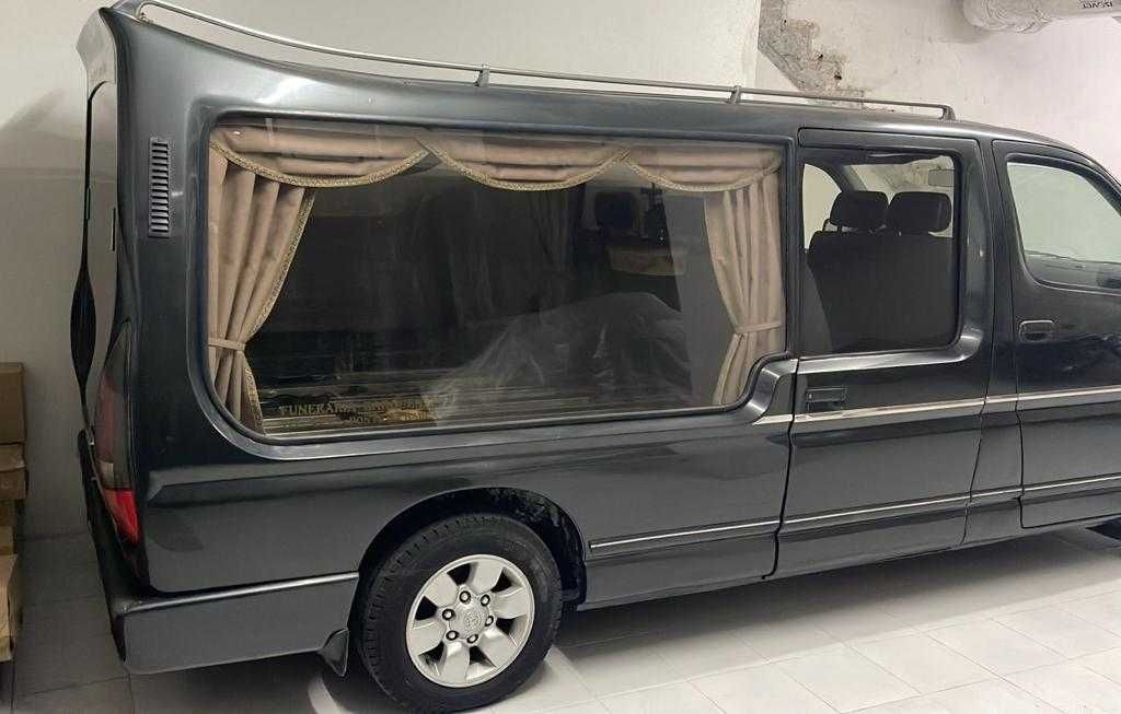Carro funerário em bom estado