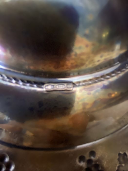 Srebrna i gustowna patera