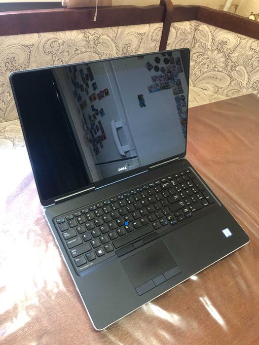 Ноутбук 15" FHD Dell Precision 7520 (Xeon E3-1545M/16/SSD 256Gb/M2200)