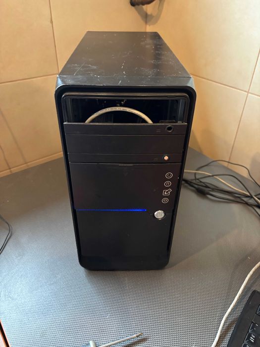 Komputer + monitor + klawiatura AMD Athlon 2 X4 635 2GB