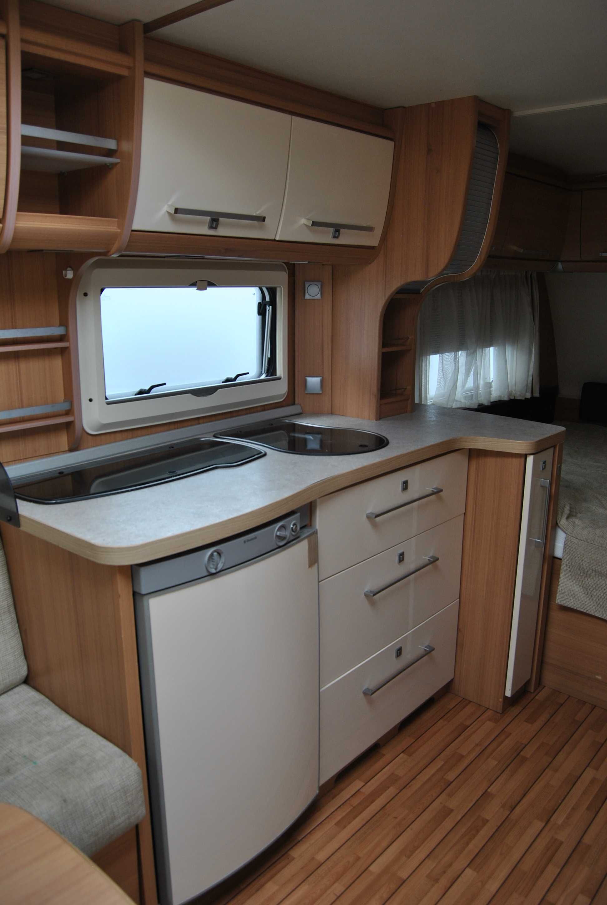 Rezerwacja KNAUS 500  DMC 1500kg 4osobowa z WC Prysznic Ogrzewanie
