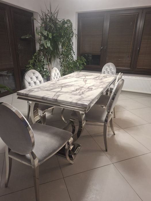 Komplet. Stół i krzesła glamour